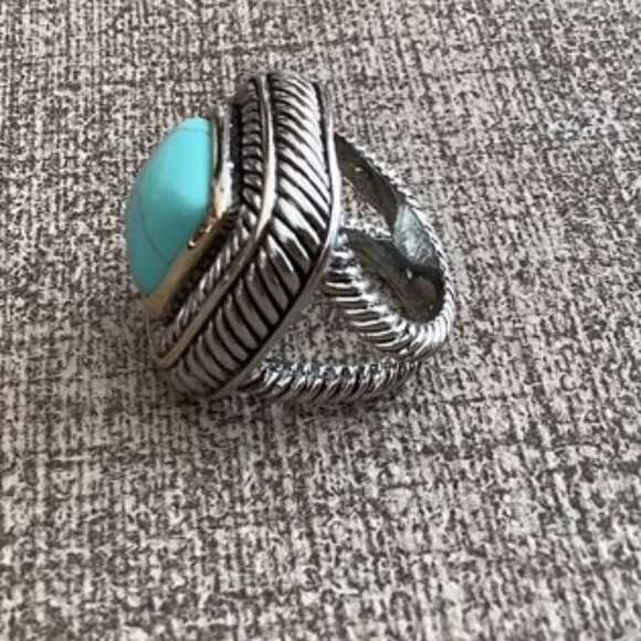 Topaz silver ring approximately size 6 (design like David Yurman) - Picture 2 of 7